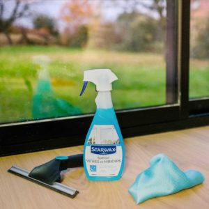Alcohol-based window cleaner